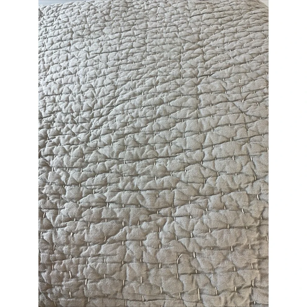 Pottery Barn King Size Pick Stitch Linen Quilt Grey/ reversible excellent